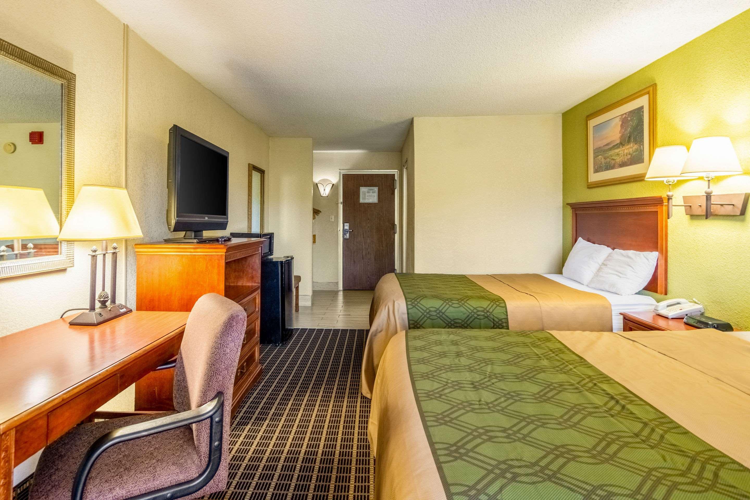 Rodeway Inn Central Ρίτσμοντ Εξωτερικό φωτογραφία